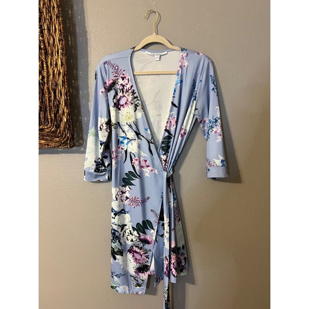 DVF Diane Von Furstenberg Wrap Dress 6 Small Blue Floral SILK Career Church - Picture 8 of 13
